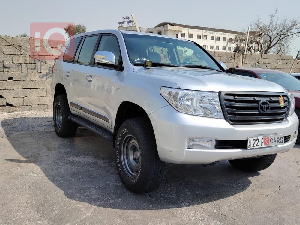 تۆیۆتا لاند کروزەر